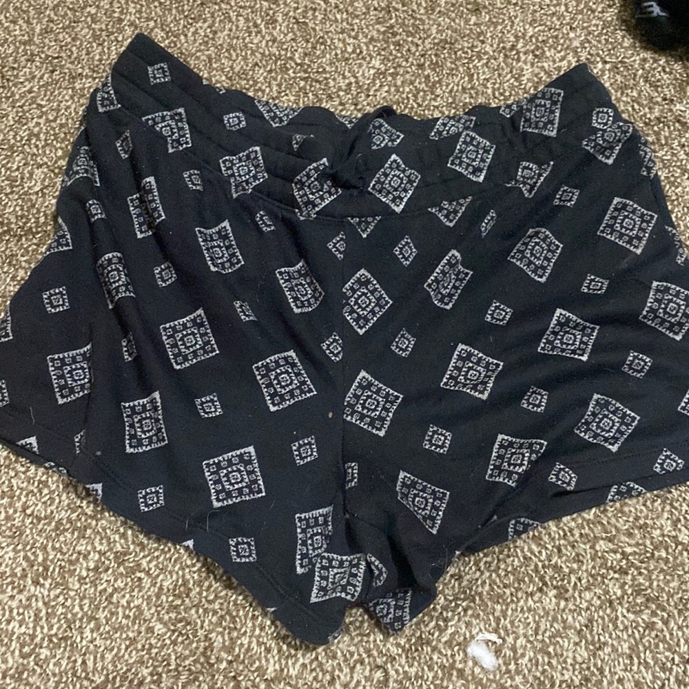Booty shorts white diamond black short (time tru)